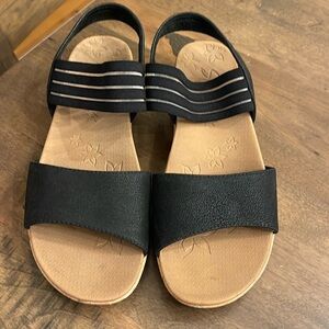 Sketchers sling back black sandal size 8